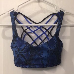 Lululemon Free To Be Wild Size 2. Never worn!